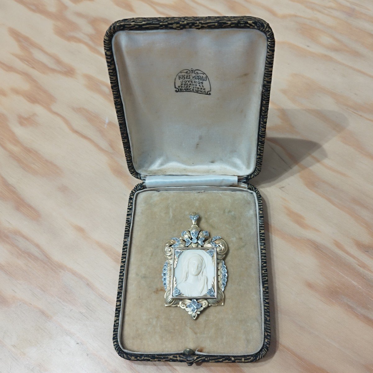 Fuset & Grau Barcelone. Années 1920. Pendentif Or 18k Et Platine, Camée D’ Ivoire Et Diamants.-photo-2