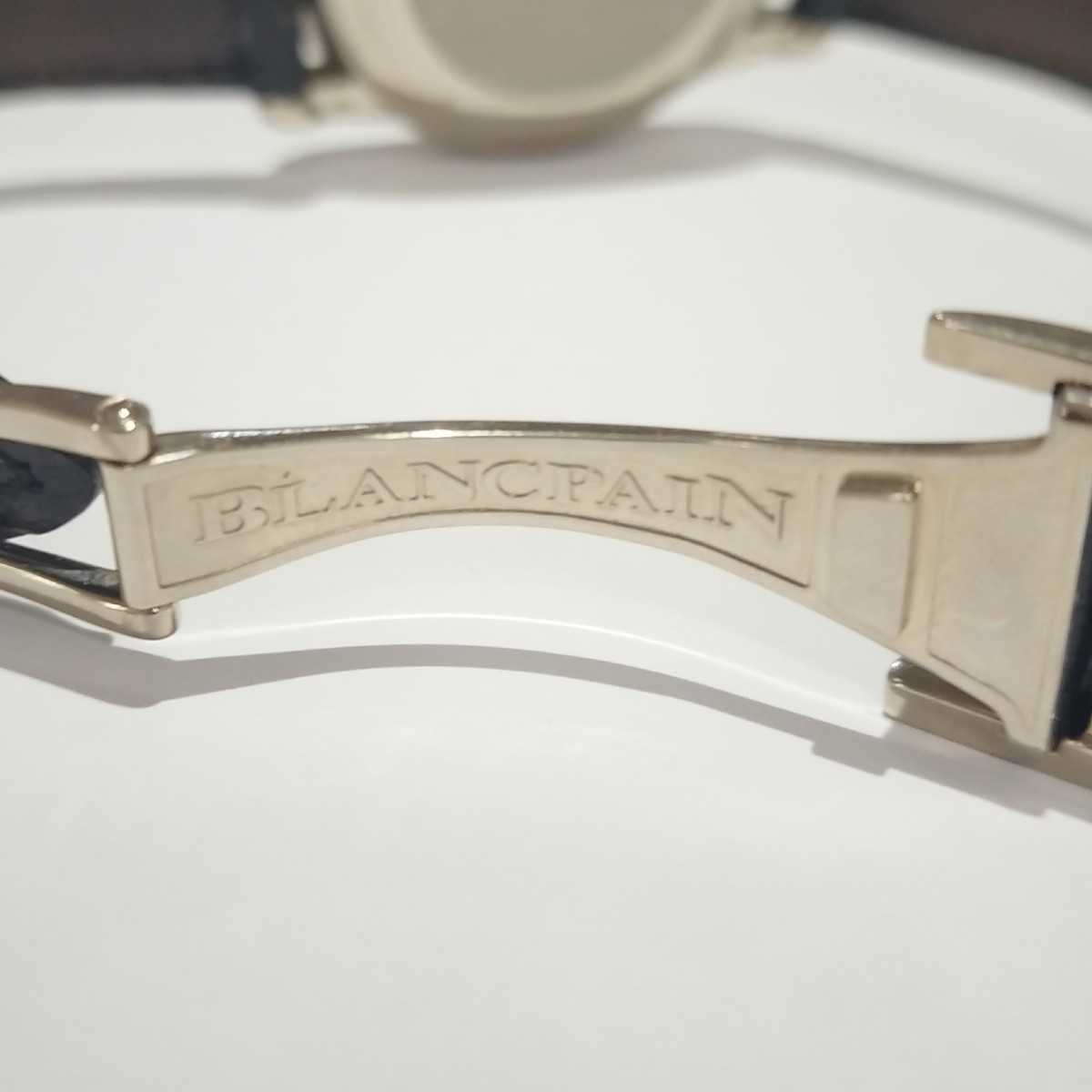 Montre Blancpain en or blanc 18K Villeret Grande Date-photo-3