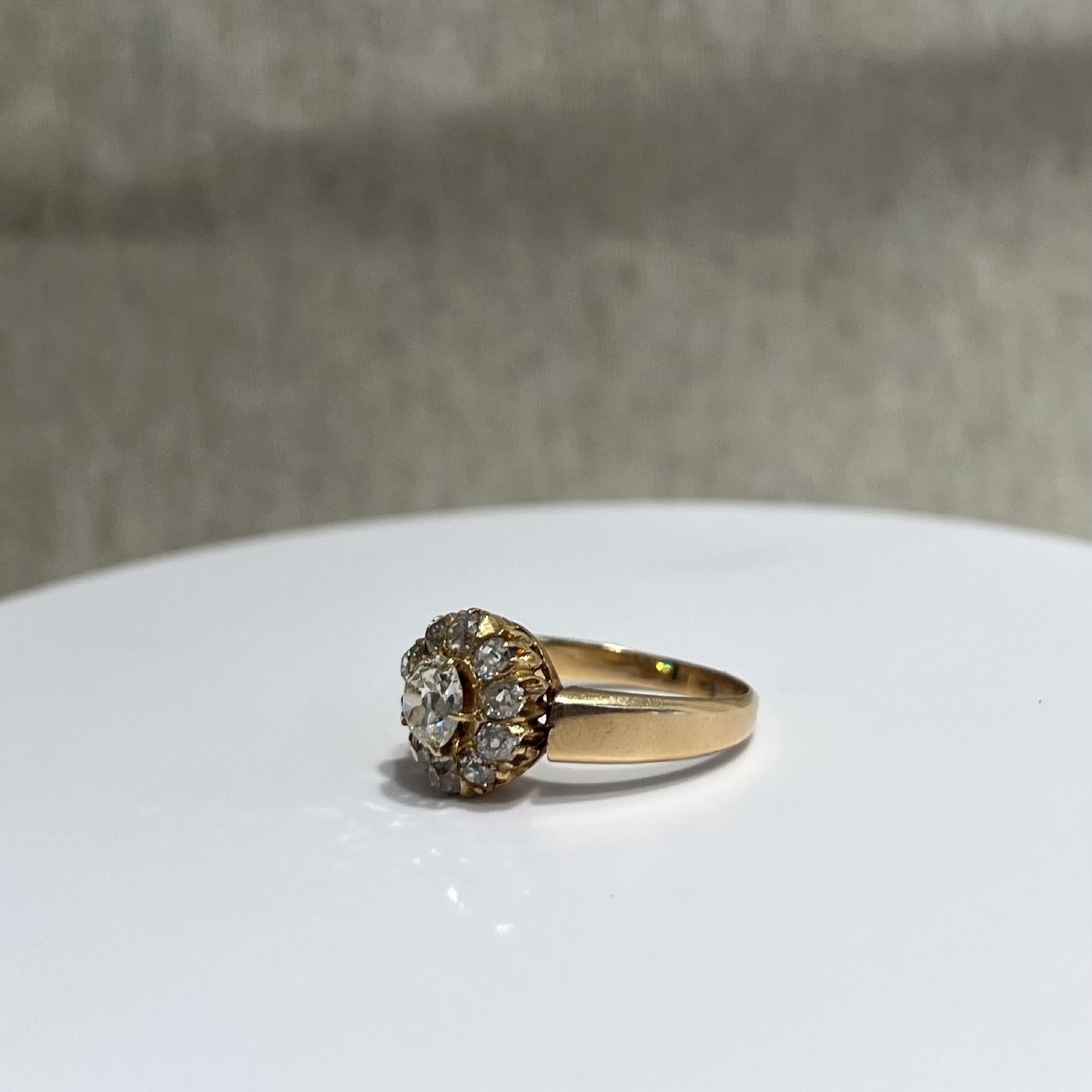 Bague rosace des années 1900. Diamants et or 18 carats. -photo-3