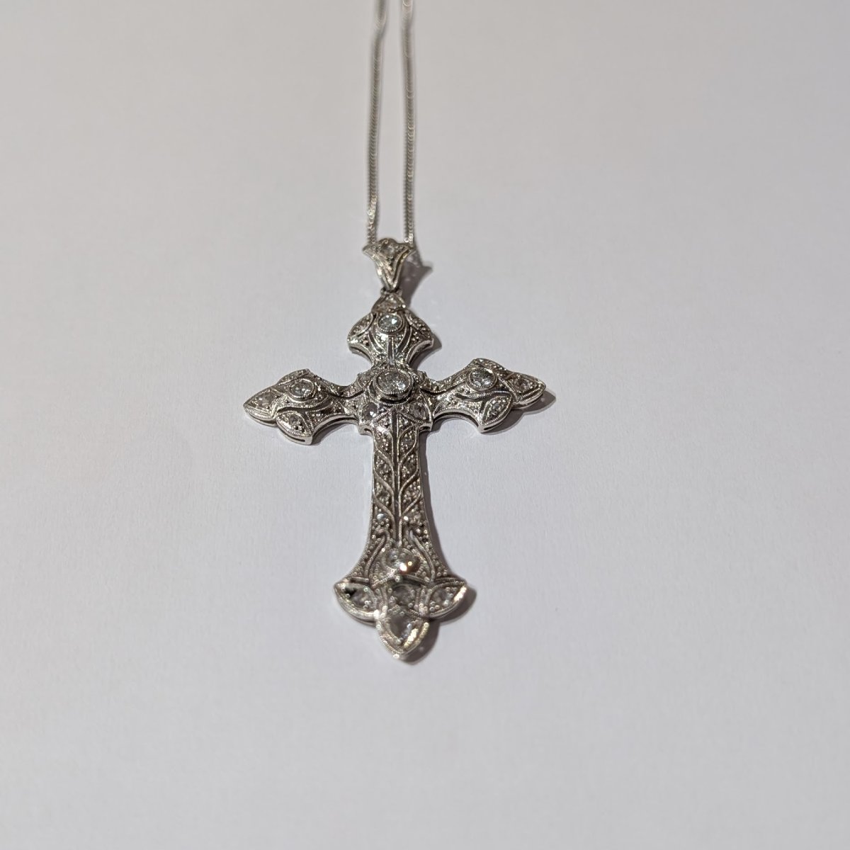 Croix en platine et diamants-photo-3