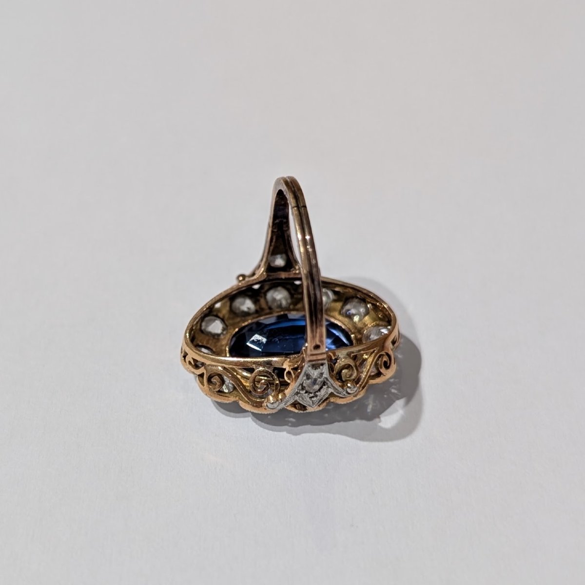 Ring From The 1910s, With A Verneuil Sapphire And Diamonds-photo-1