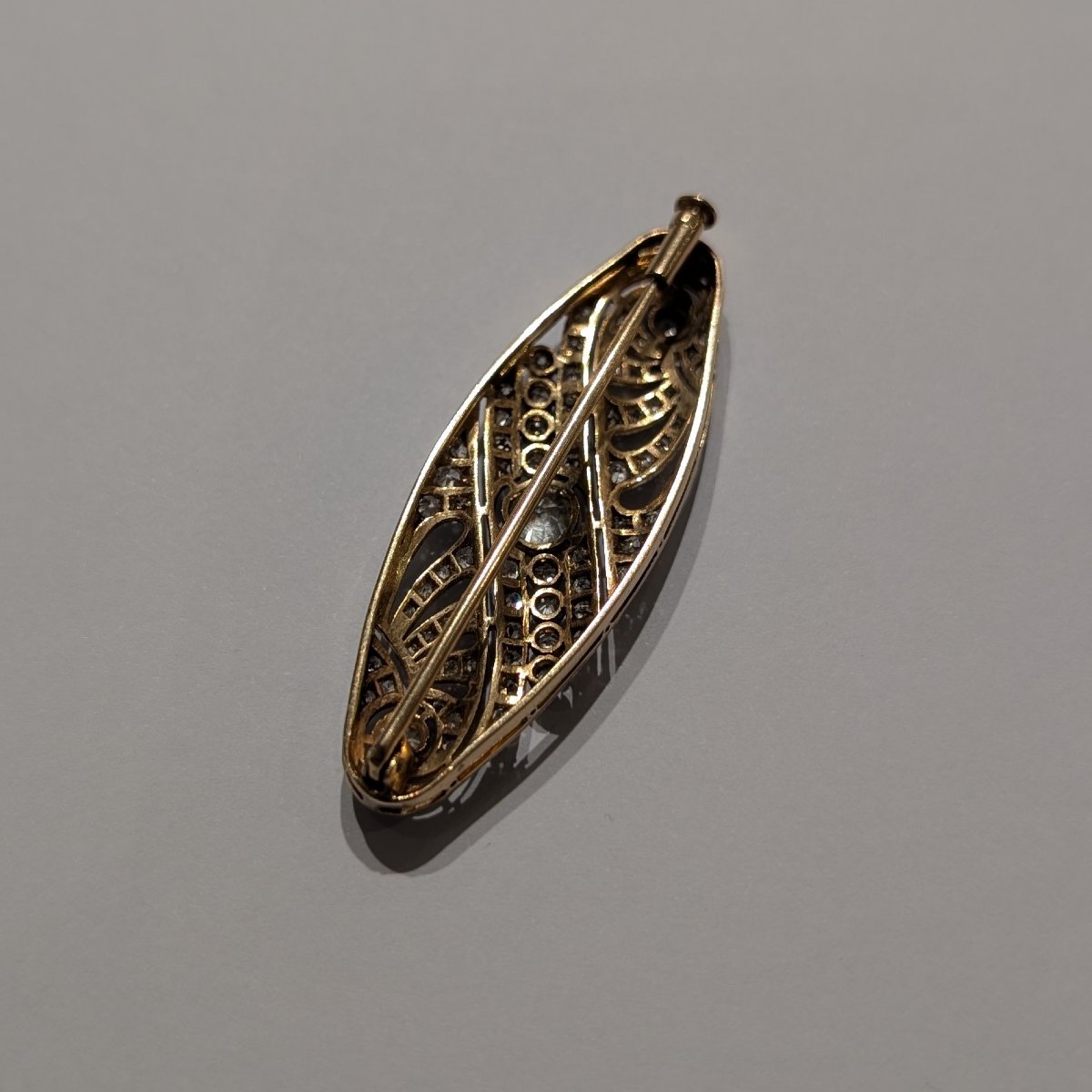 Art Deco Brooch, 18k Gold And Platinum With Diamonds-photo-2