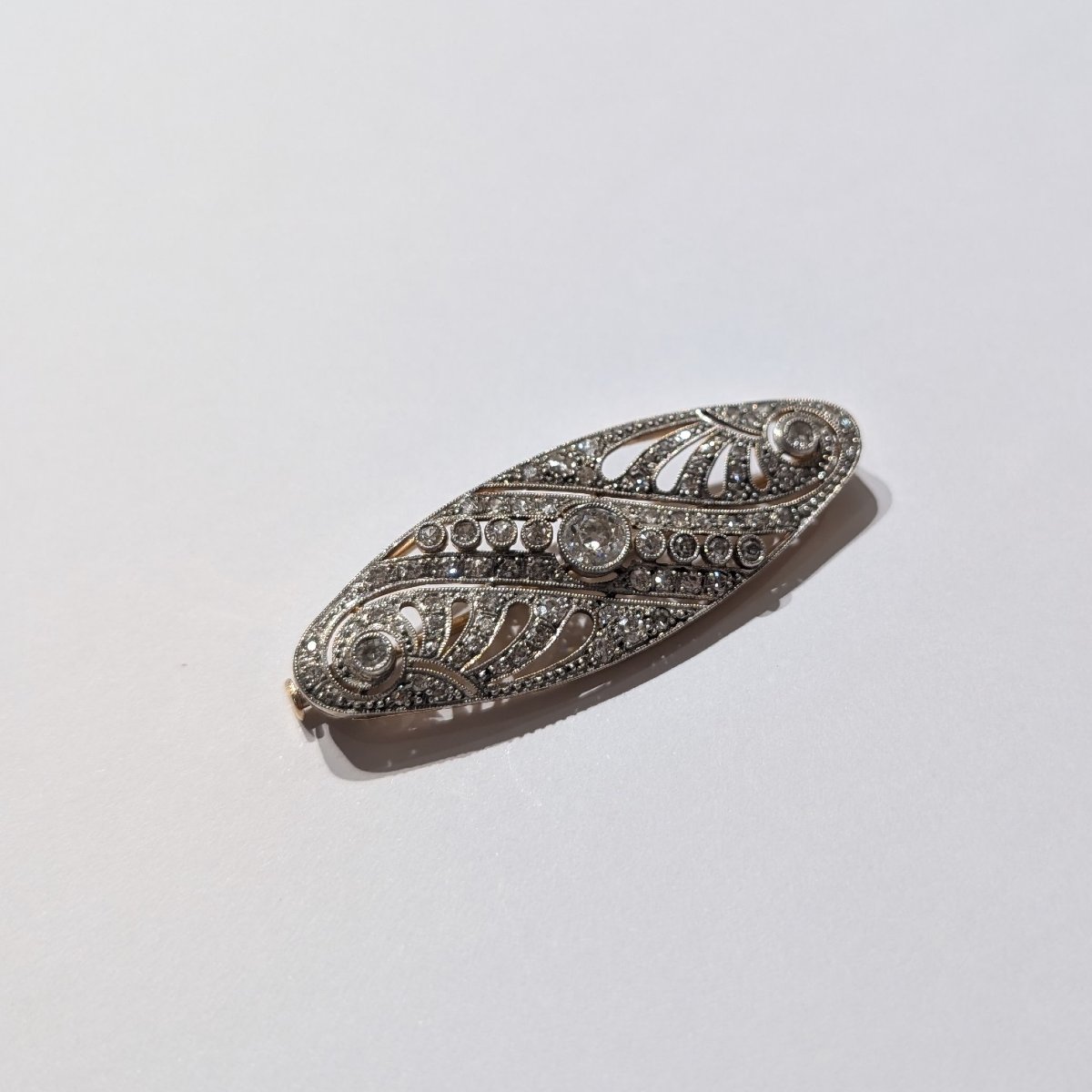 Art Deco Brooch, 18k Gold And Platinum With Diamonds-photo-4