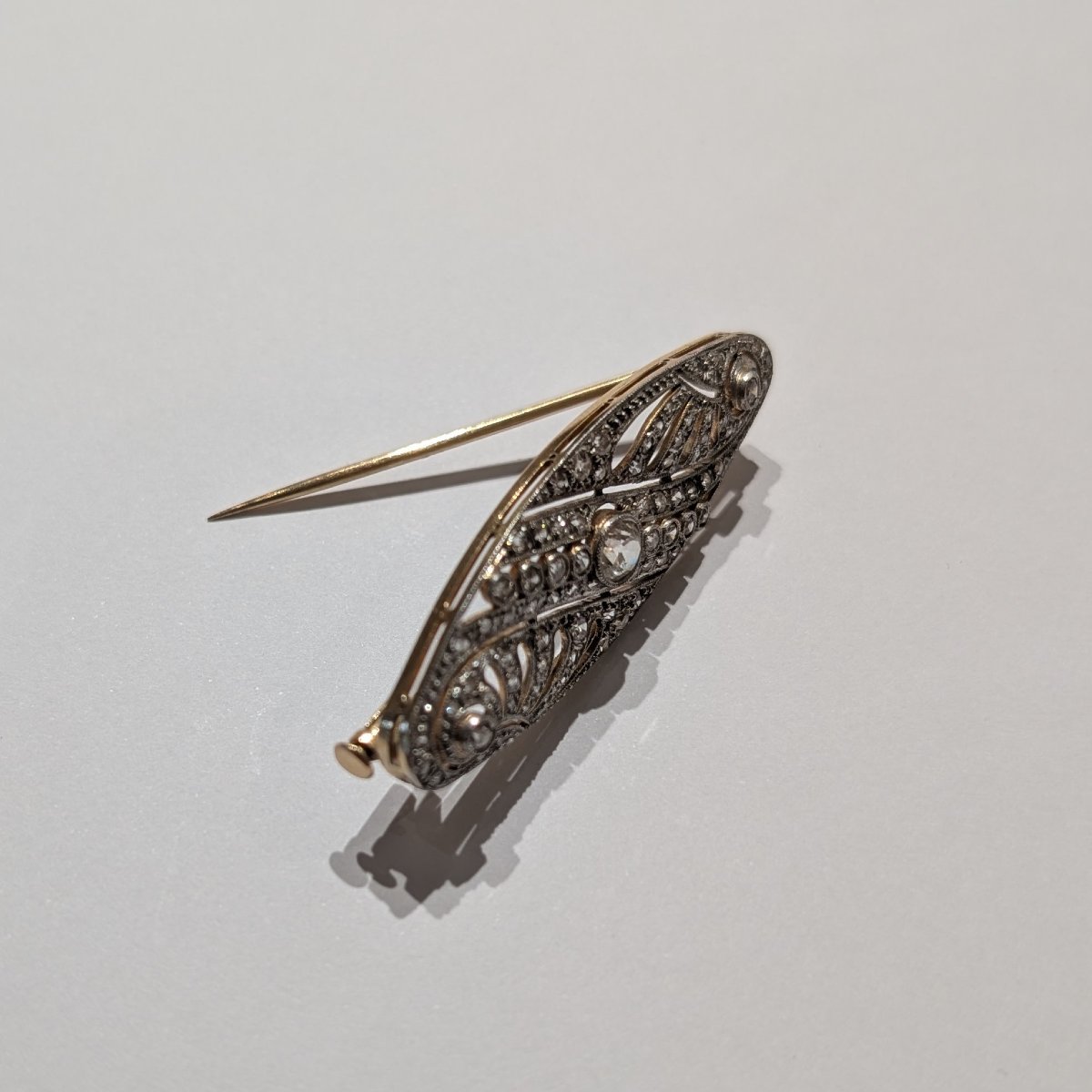 Art Deco Brooch, 18k Gold And Platinum With Diamonds-photo-2