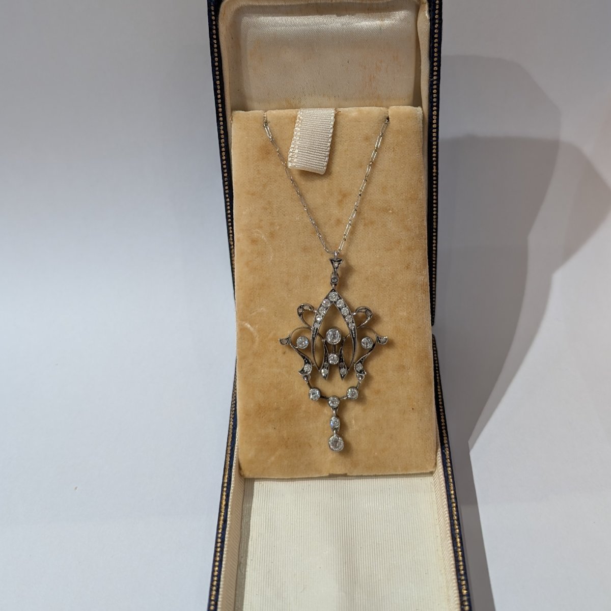 Collier en platine avec diamants taille ancienne et taille rose.-photo-4