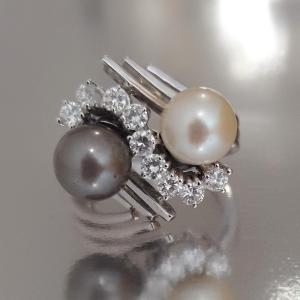 Anneau Des Années 1970. Or Blanc 18k, Perles Et Diamants.