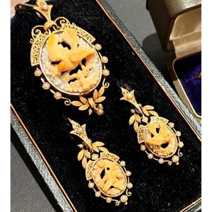 Adornment Of Earrings And Pendant In Cameo And Pearls. 18k Yellow Gold. 1880s-1900s.