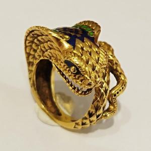 Cobra Ring Carved In 18 Carat Gold And Colored Enamel.