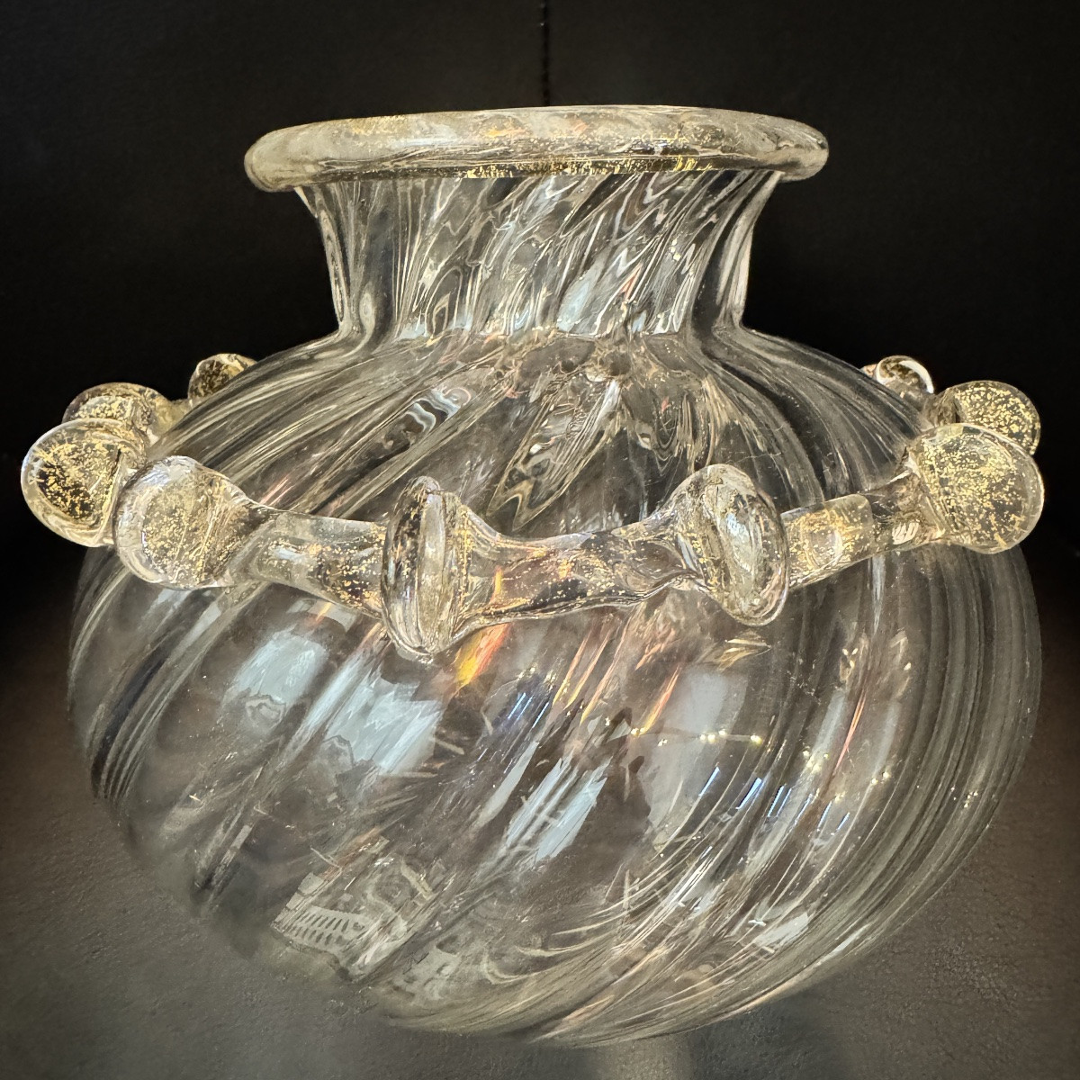 Alfredo BARBINI à Murano: vase en verre incolore et inclusion de paillettes d’or.-photo-2