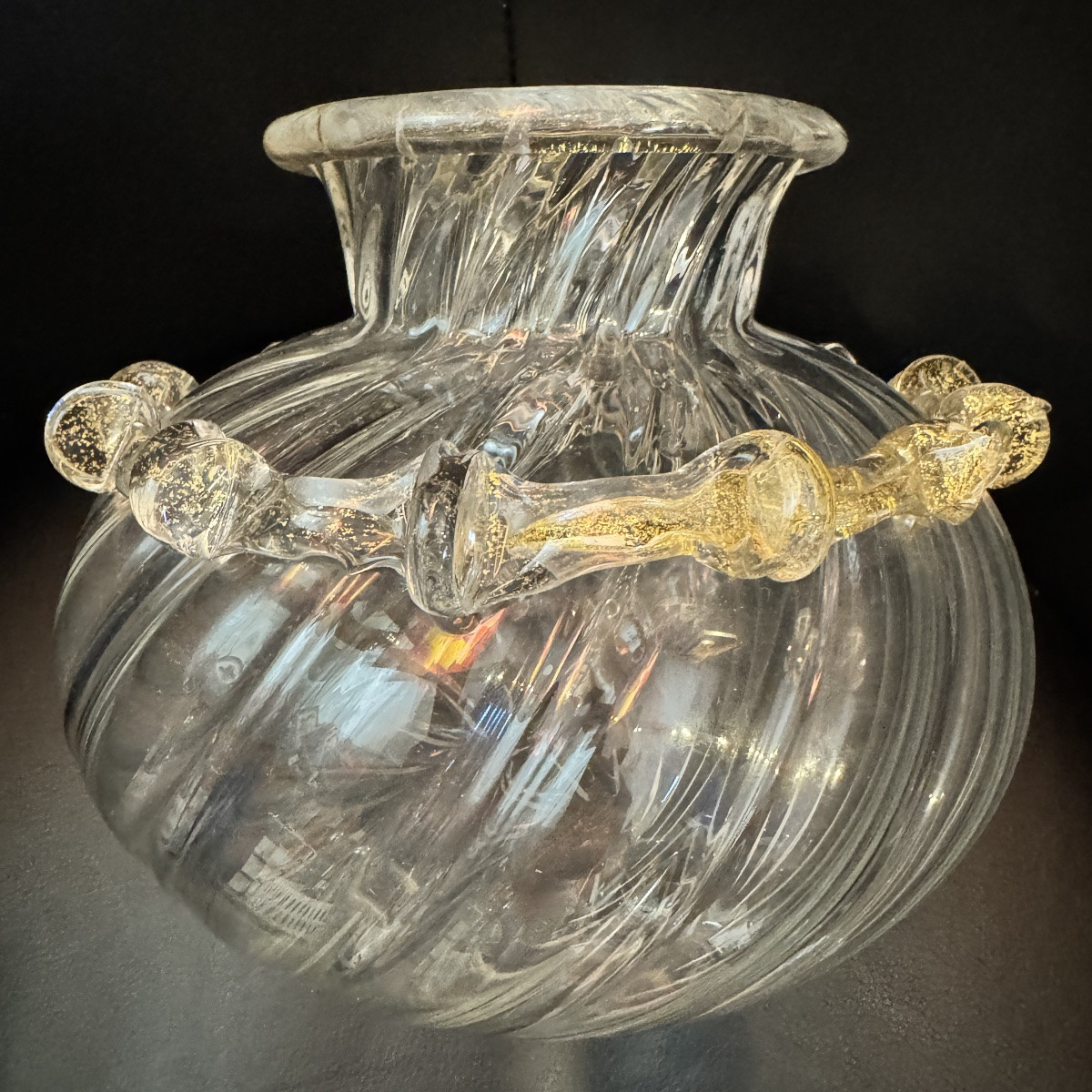 Alfredo BARBINI à Murano: vase en verre incolore et inclusion de paillettes d’or.-photo-4