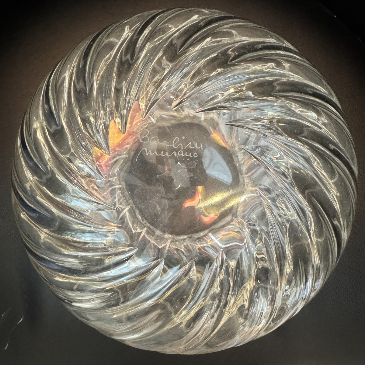 Alfredo BARBINI à Murano: vase en verre incolore et inclusion de paillettes d’or.-photo-2