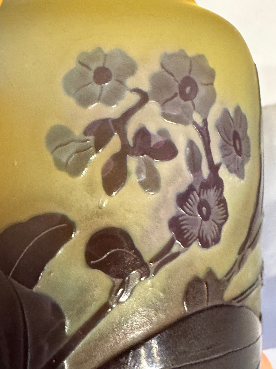 Vase Gallé fond jaune à décor floral hauteur 11 cm-photo-5