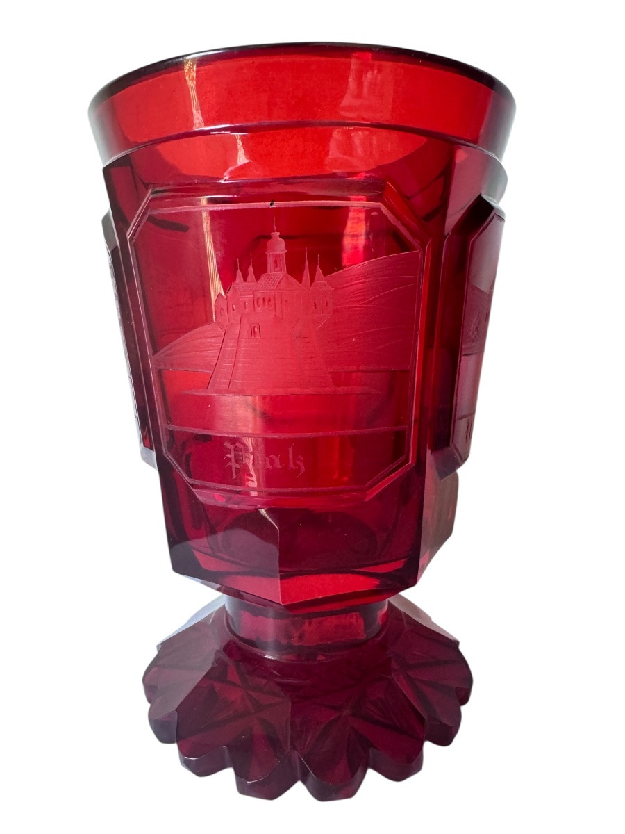 Verre cristal de Bohème rouge rubis décor gravé de châteaux-photo-2