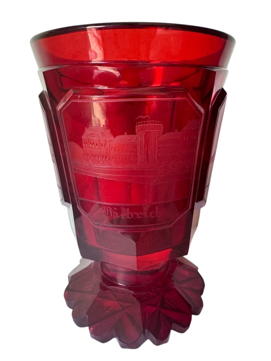 Verre cristal de Bohème rouge rubis décor gravé de châteaux-photo-3