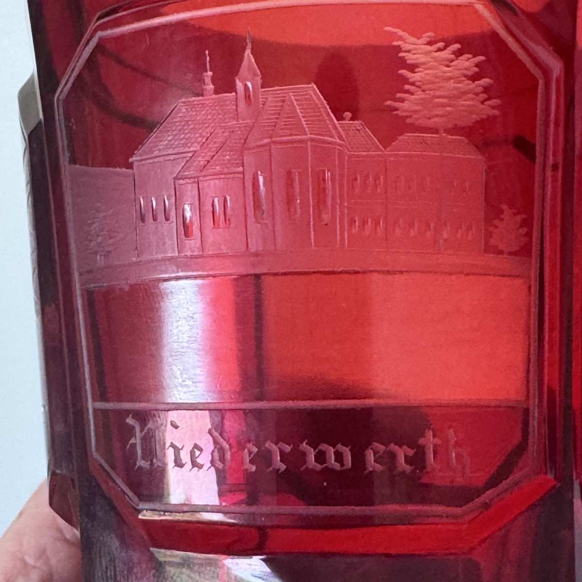 Verre cristal de Bohème rouge rubis décor gravé de châteaux-photo-6
