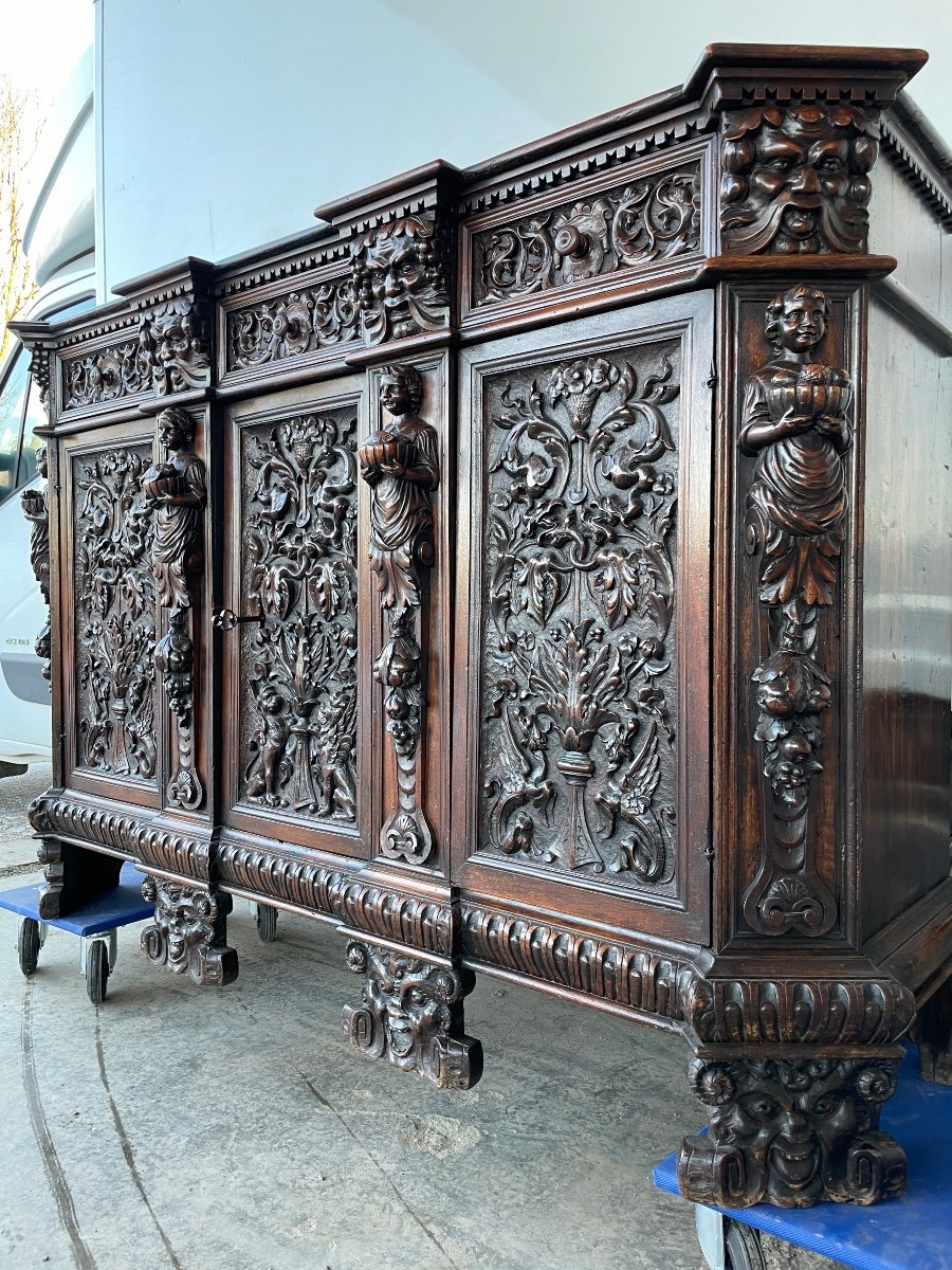 Important Renaissance Buffet In Walnut Circa 1650-1700-photo-2