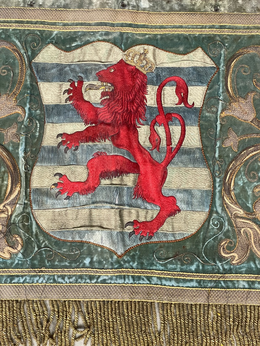 Heraldic Embroidery Of Luxembourg / Grace Hollogne Antique