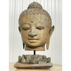 Bouddha thaïlandais du XXe siècle en bronze sur socle en bois
