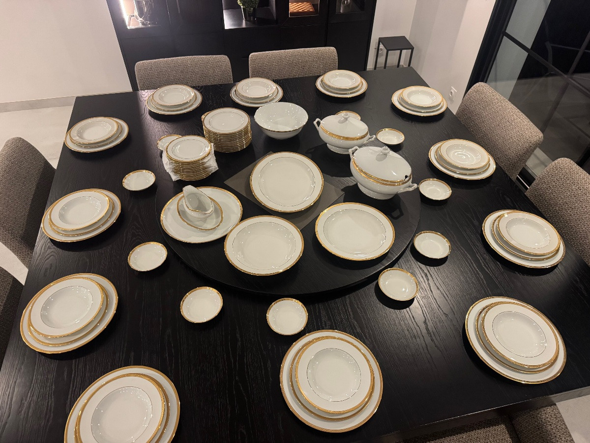 Bernardaud Laurier Pattern 86-piece Porcelain Dinner Service -photo-2