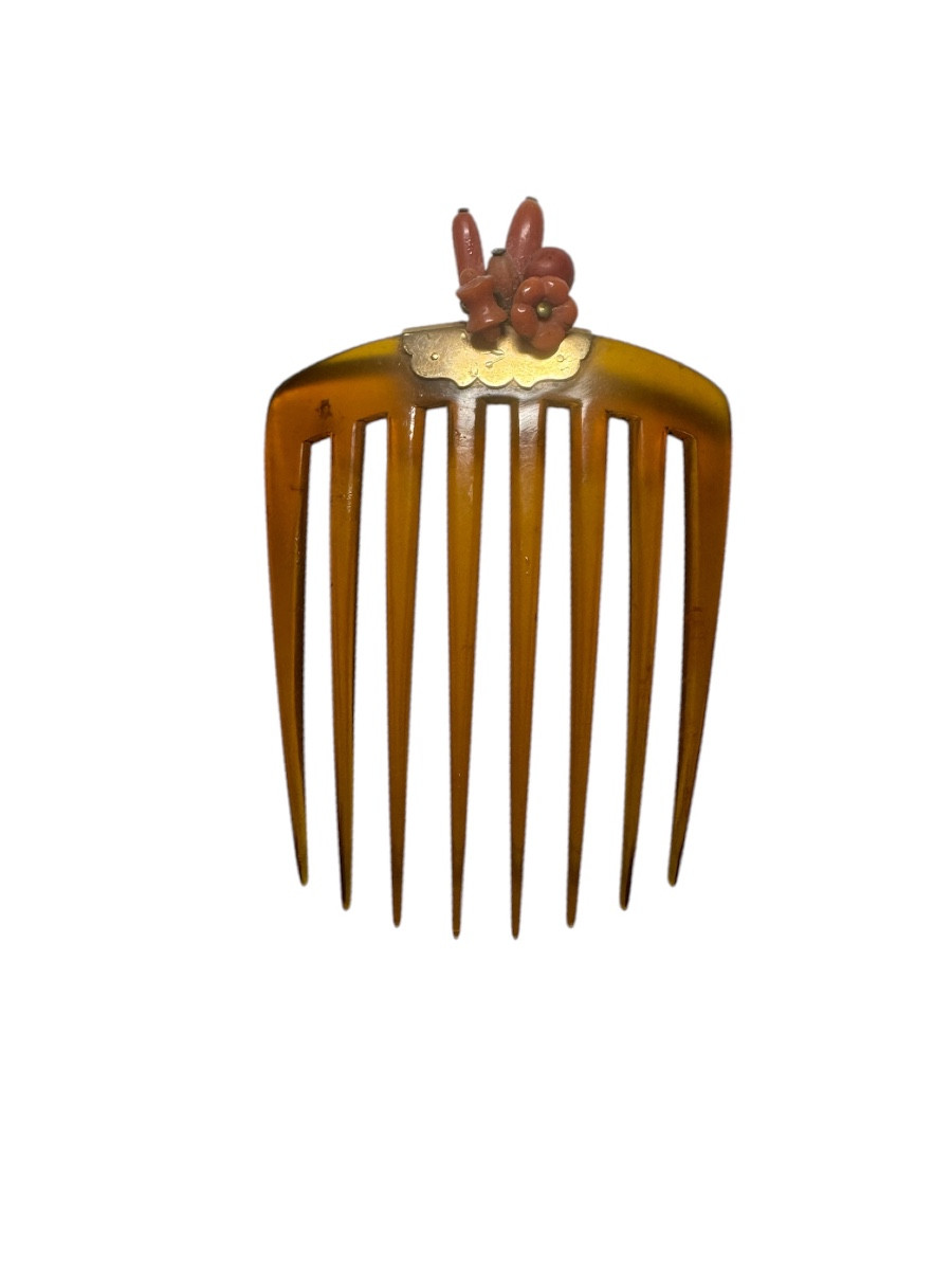 Peigne de coiffure en écaille blonde, or 18 carats et corail – Époque Napoléon III