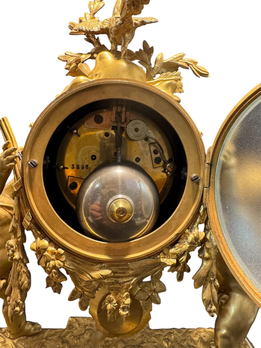 Garniture De Cheminée En Bronze Doré Et Marbre Blanc Aux Amours – Style Louis XVI – XIXe-photo-4