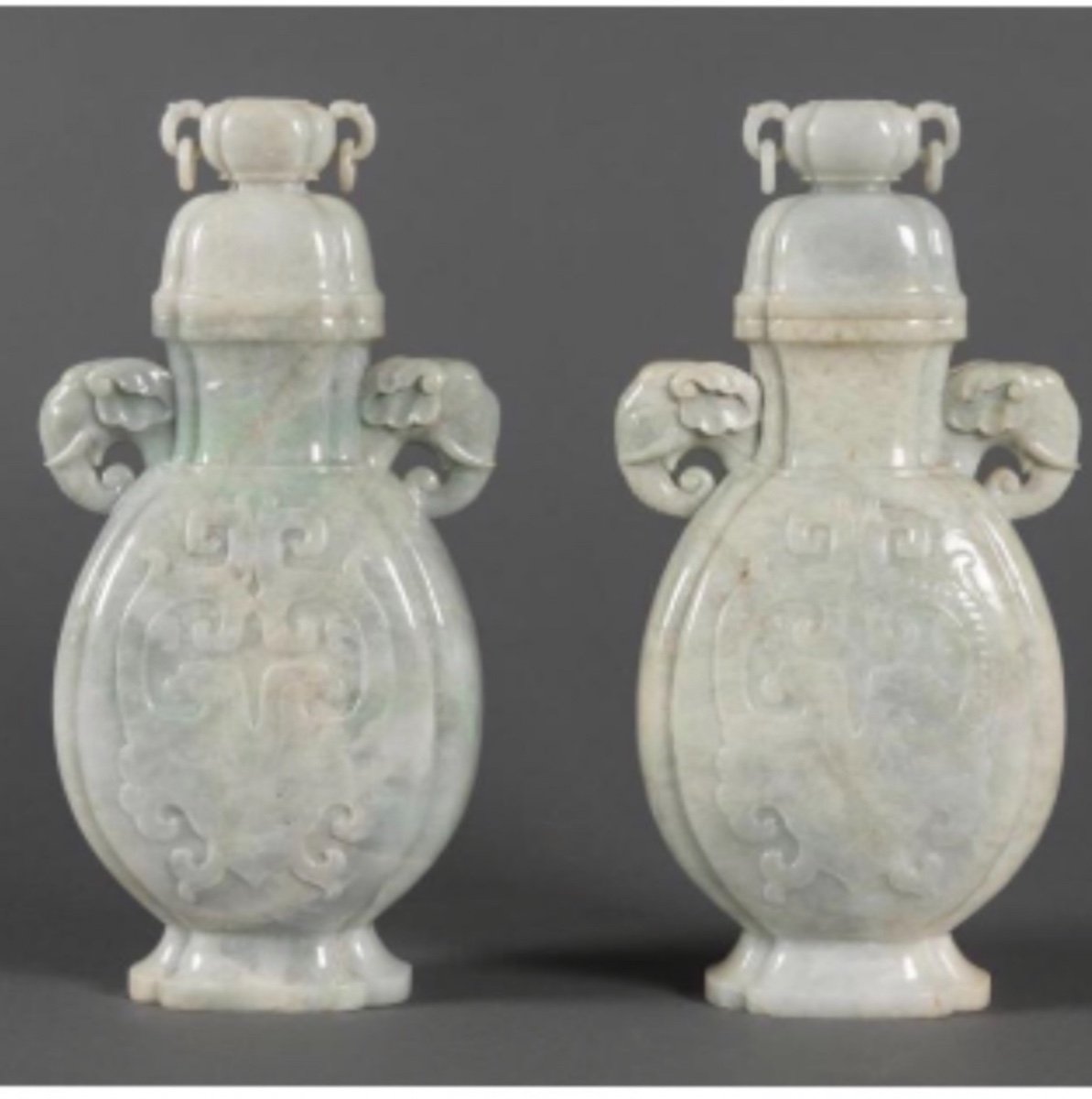 Rare Paire De Vase En Jade Sculpté 