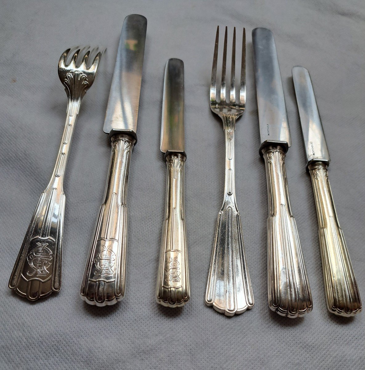 Silver Forks And Knives-photo-2
