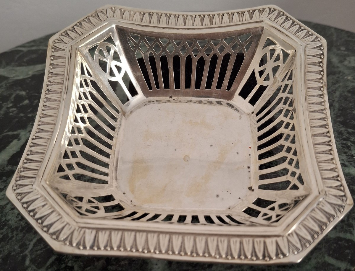 Empty=pocket-photo-2
