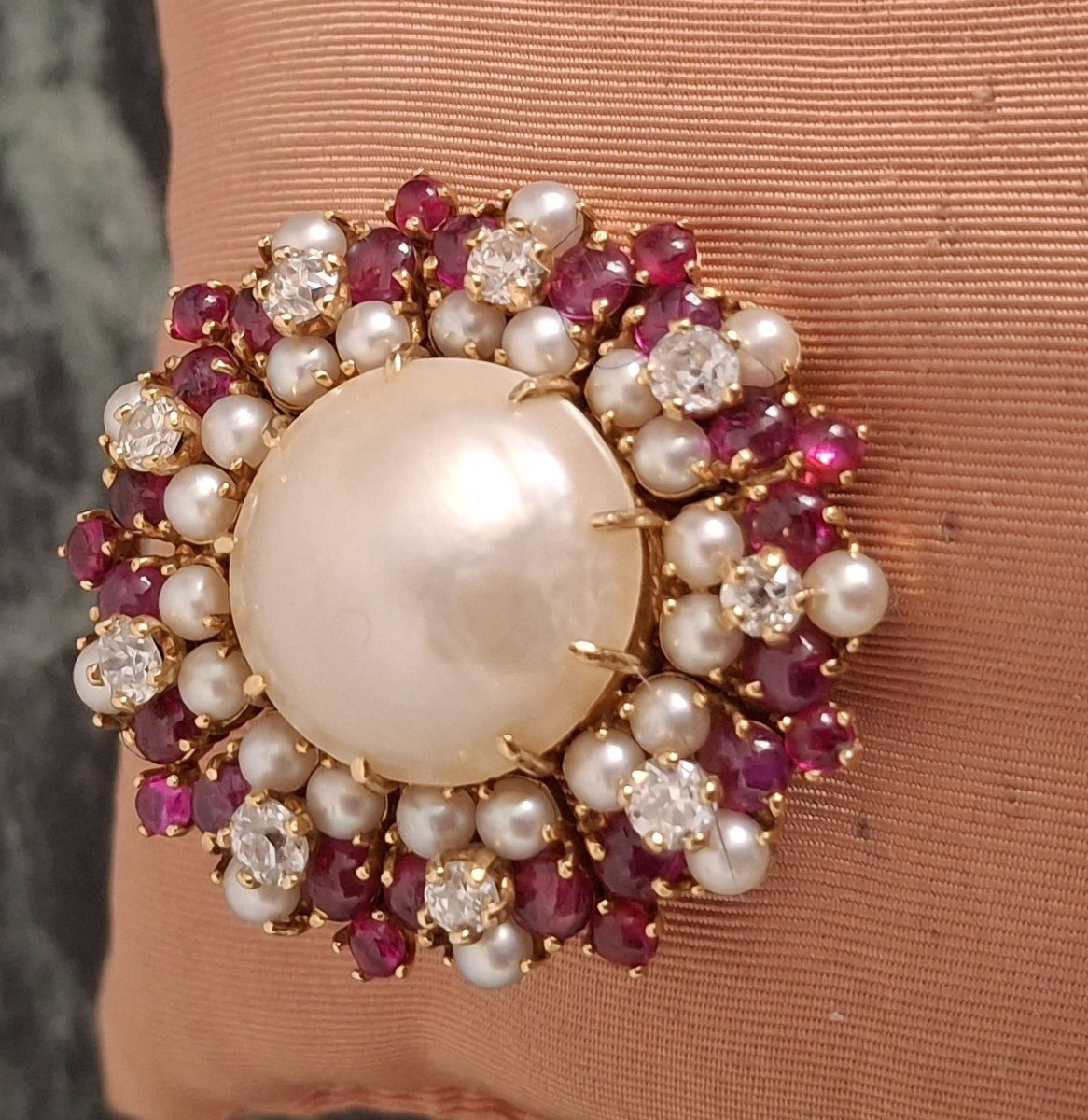 Broche