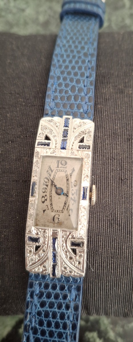 Wristwatch-photo-2