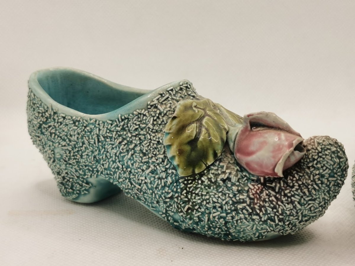 Paire de sabot ancien en barbotine et porcelaine emaillée 15cm environ-photo-4