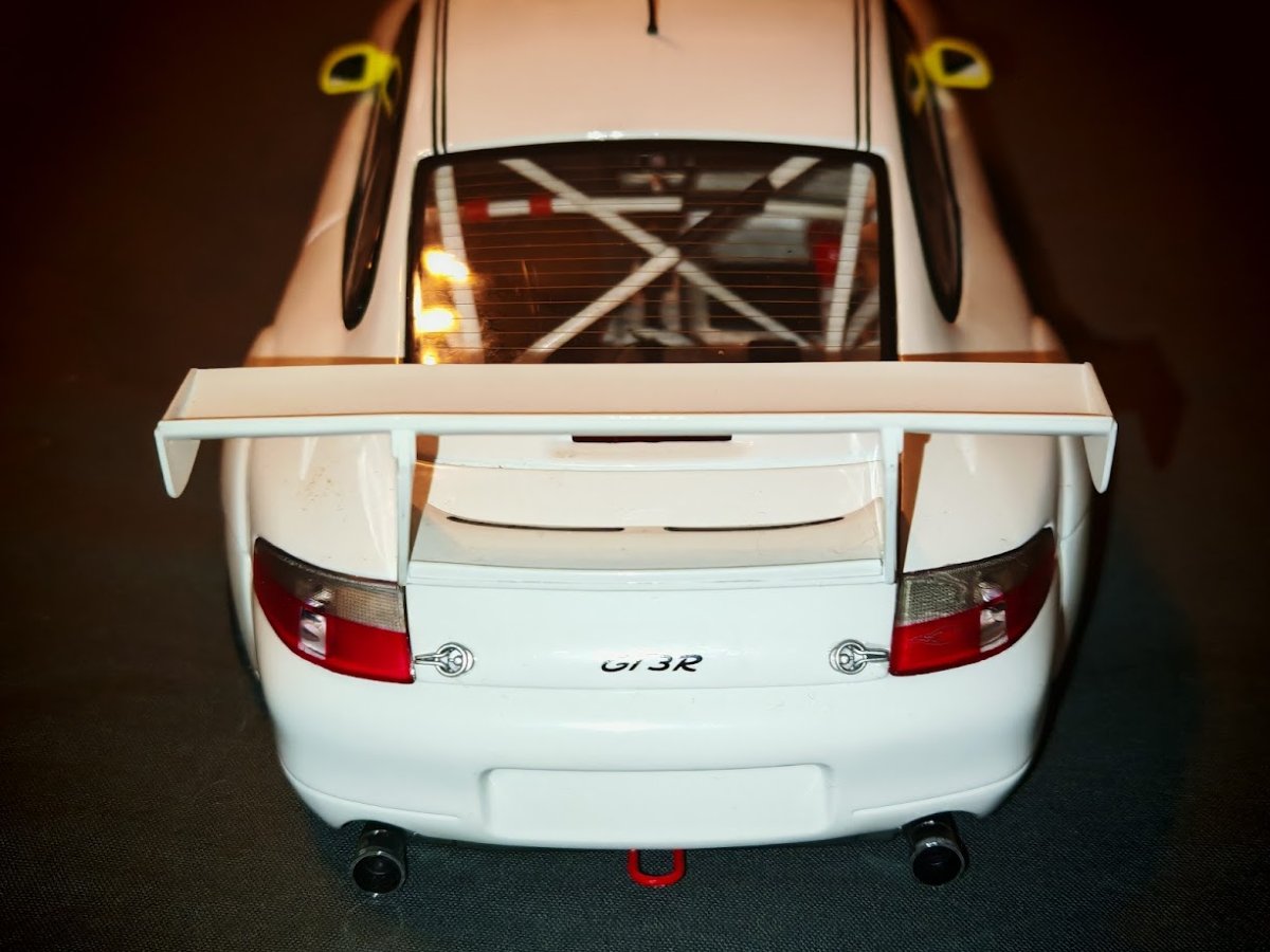Porsche 911 996 GT3 R Phase 1, par AutoArt  -  échelle 1/18-photo-4