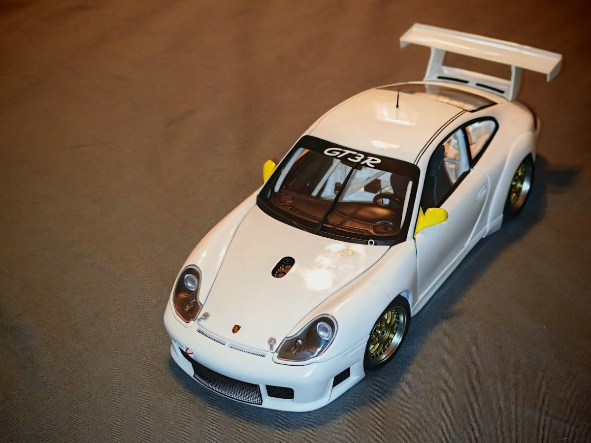 Porsche 911 996 GT3 R Phase 1, par AutoArt  -  échelle 1/18-photo-1