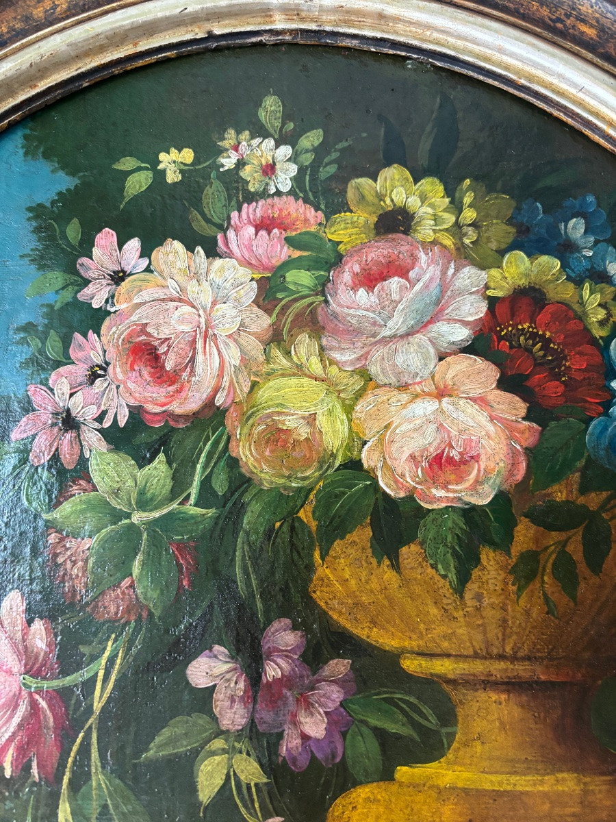 Paire de tableaux ovales bouquets de fleurs -photo-3