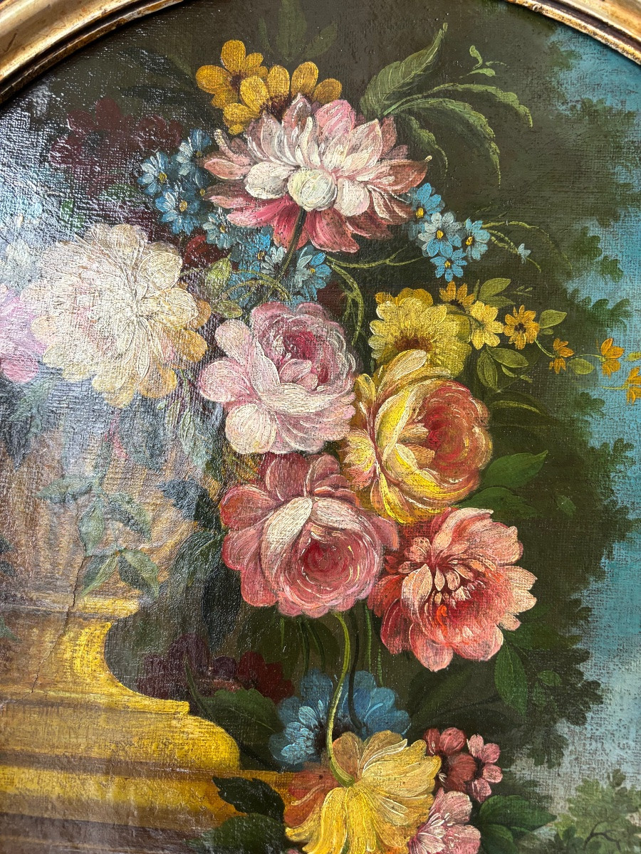 Paire de tableaux ovales bouquets de fleurs -photo-7