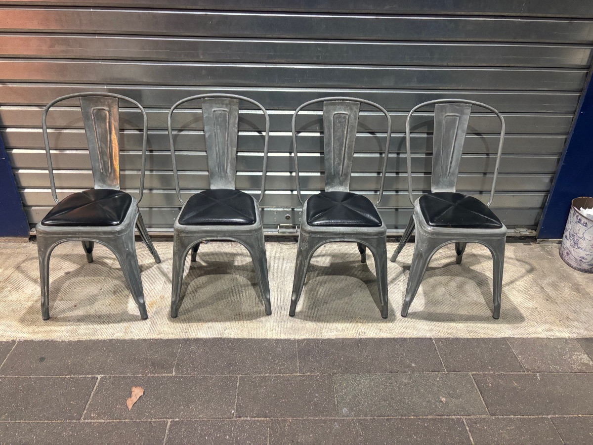 Suite de 4 chaises Tolix en métal  Modèle A, design industriel, XXᵉ siècle-photo-2