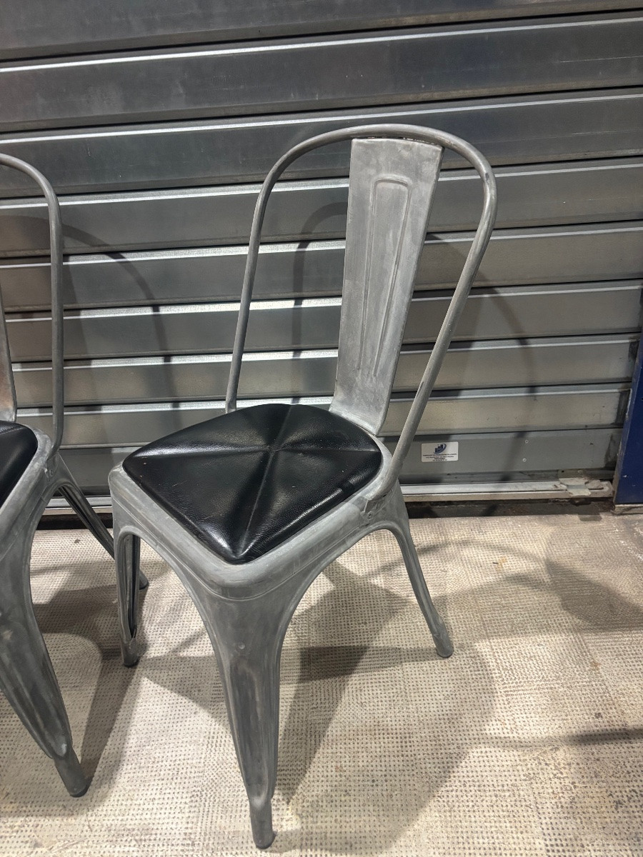 Suite de 4 chaises Tolix en métal  Modèle A, design industriel, XXᵉ siècle-photo-3