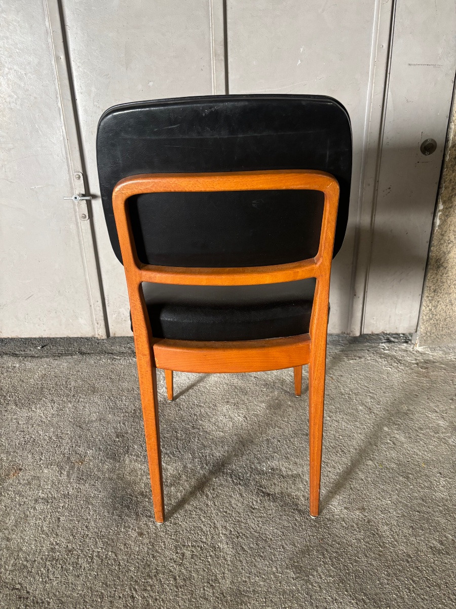 Set Of 4 Danish Chairs In Solid Wood And Black Vinyl – Scandinavian Design, 1960s-photo-2