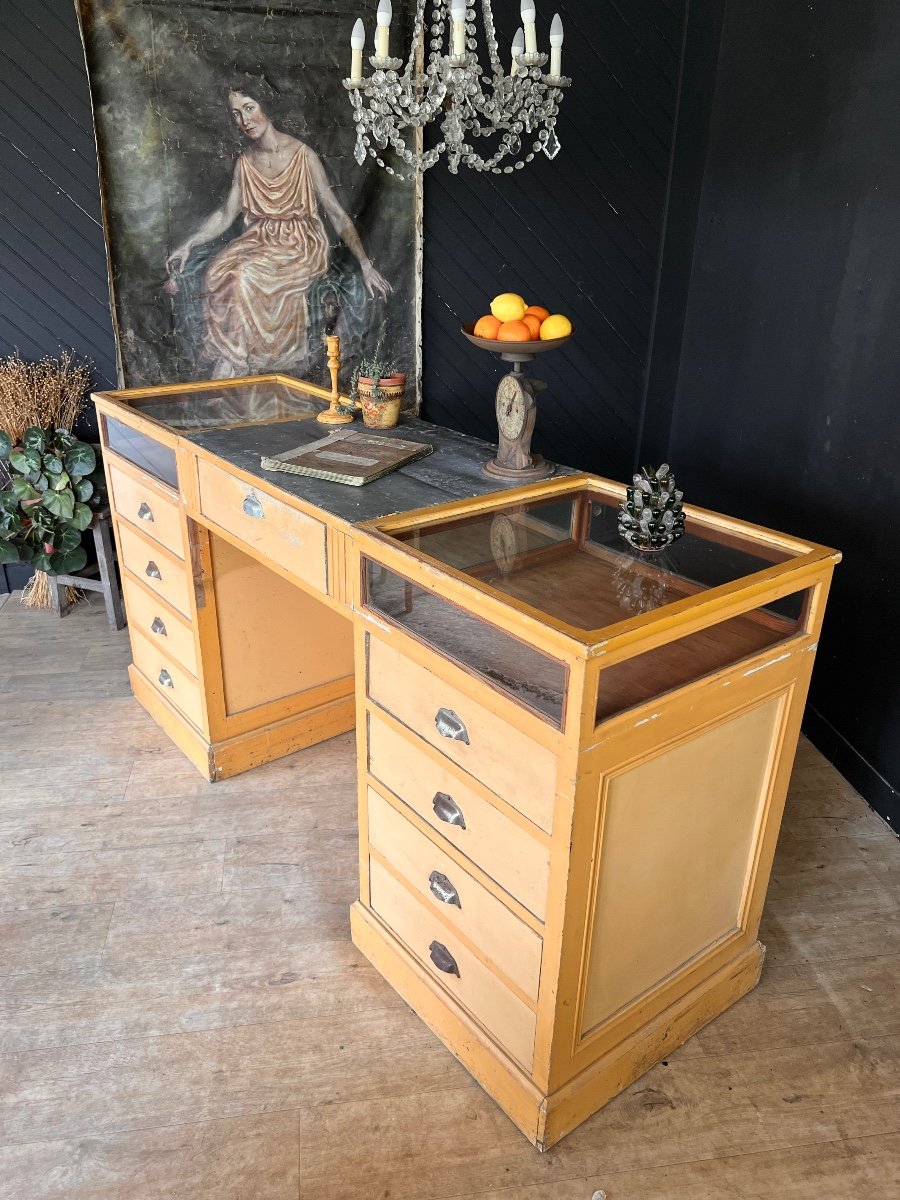 Ancien Comptoir De Magasin