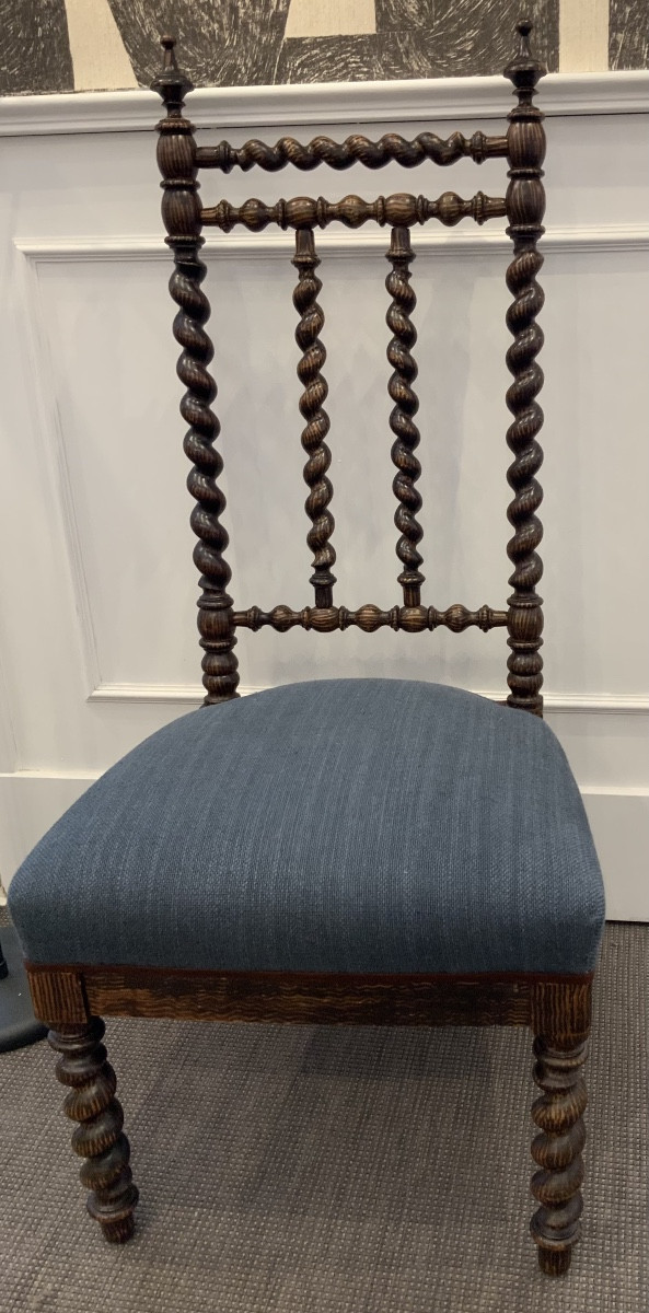 Spool Nurse Chair 