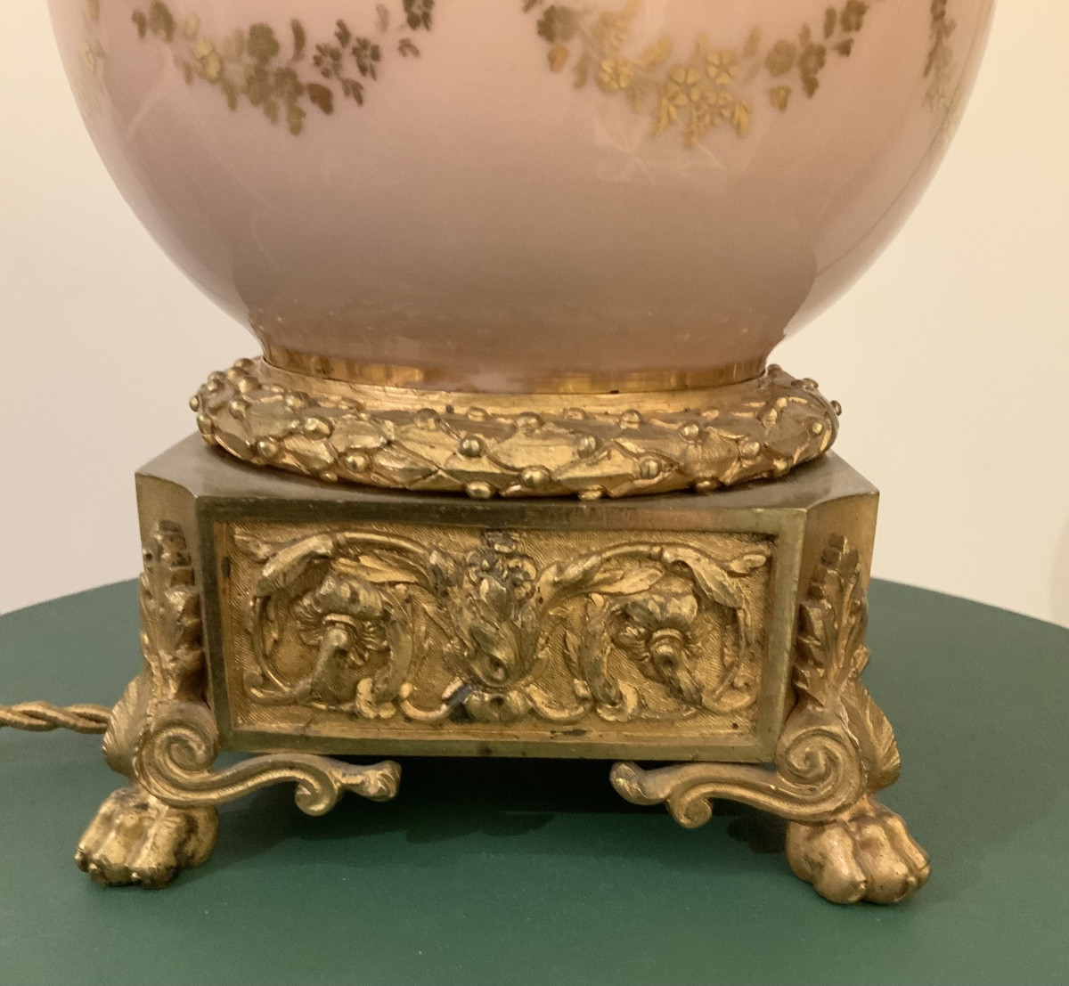Lampe de table en porcelaine et bronze doré -photo-4