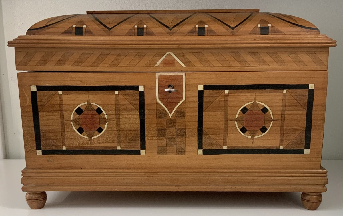 Coffret en bois peint 