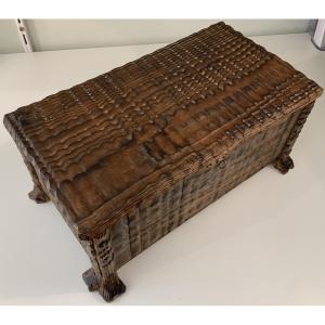 Coffre en bois rustique