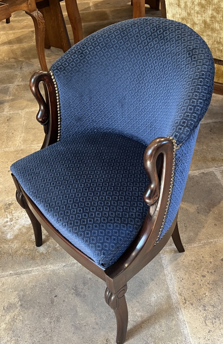 Fauteuil gondole aux cygnes 