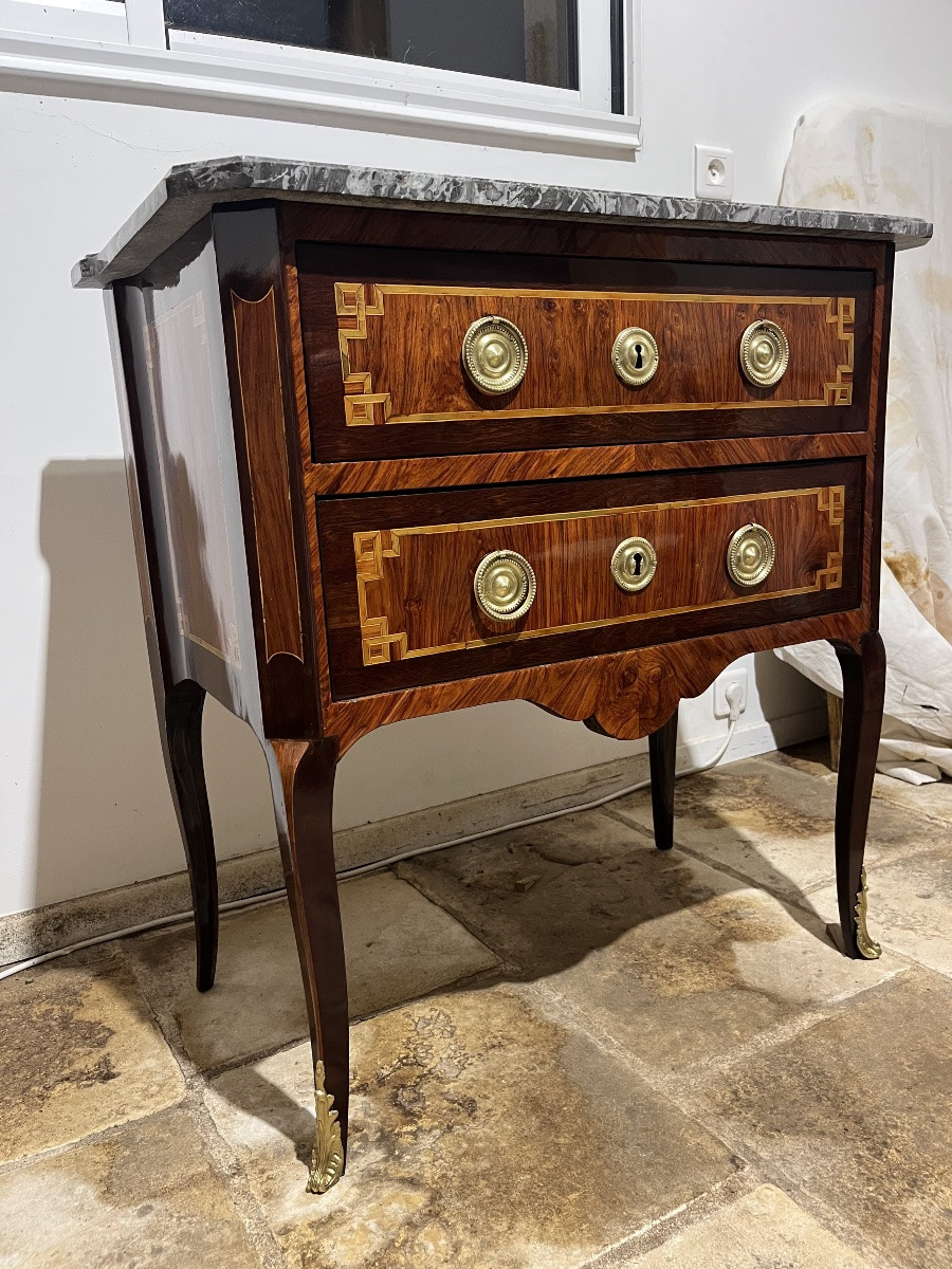Petite commode sauteuse époque Transition estampillée Fromageau jme-photo-3
