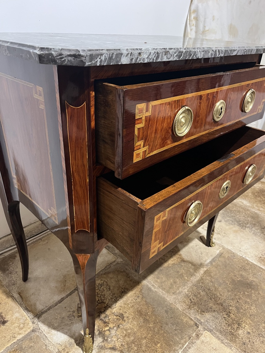 Petite commode sauteuse époque Transition estampillée Fromageau jme-photo-3