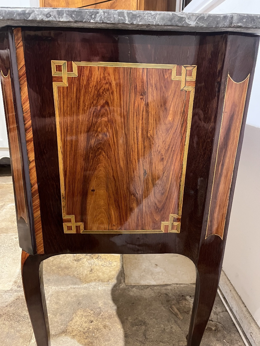 Petite commode sauteuse époque Transition estampillée Fromageau jme-photo-4