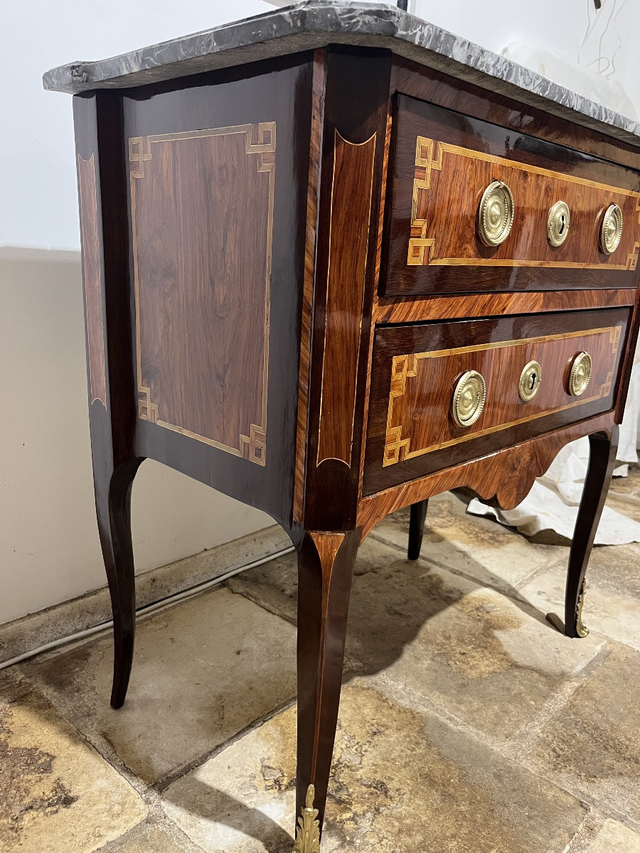 Petite commode sauteuse époque Transition estampillée Fromageau jme-photo-7