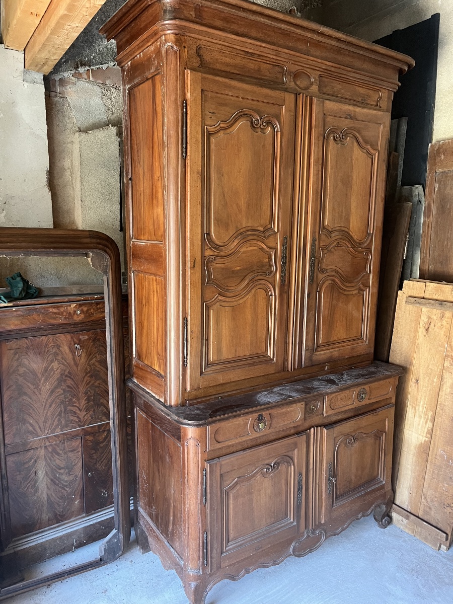 Louis XV-style Burgundian Two-section Sideboard In Walnut 