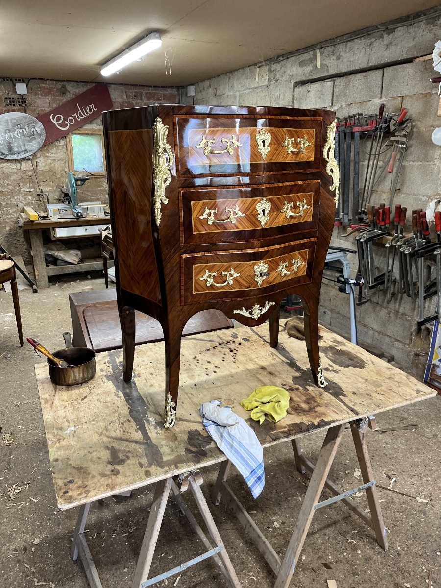 Louis XV Jumping Chest Of Drawers -photo-2
